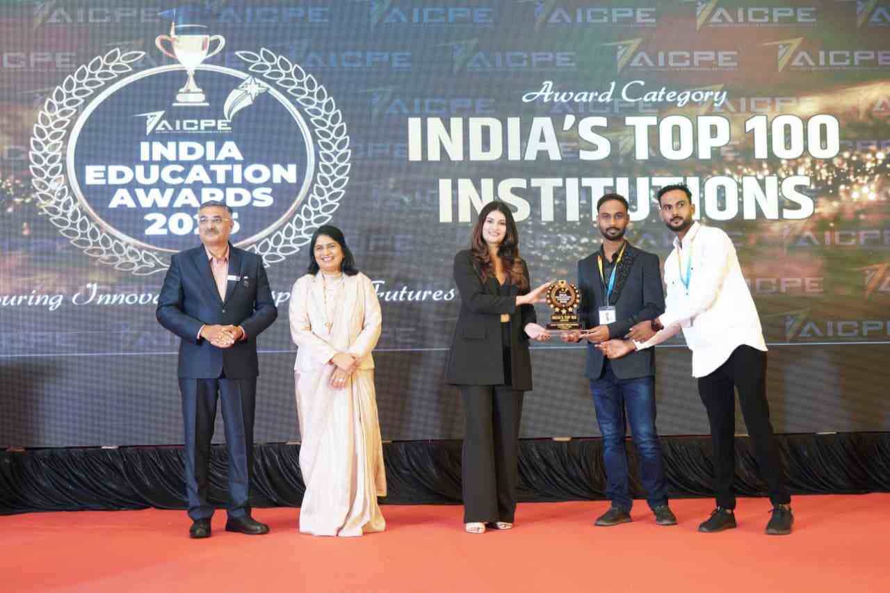 इंडिया एज्युकेशन अवॉर्ड 2025 से सम्मानित शेख कॉम्प्युटर टायपिंग इन्स्टिट्यूट